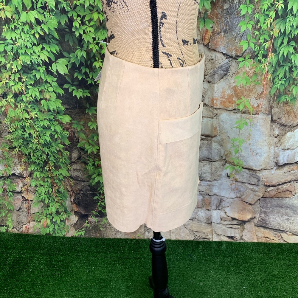 NWT NAKED ZEBRA Vegan Minimalist Retro Luxury Tan Microsuede Mini Skirt, S - Picture 8 of 9